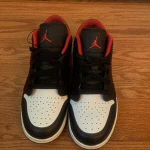 Black,white,Red jordans